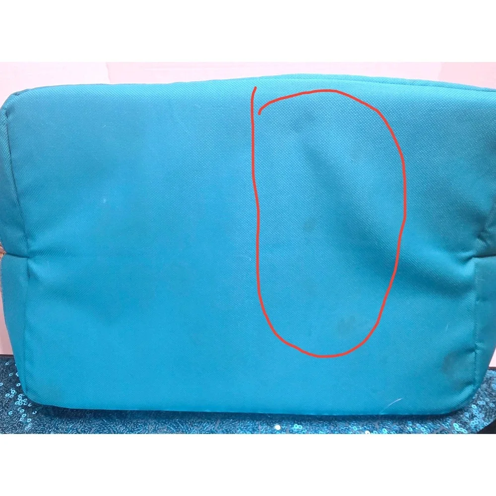 Igloo insulated cooler